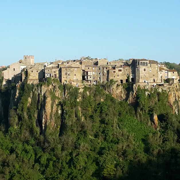 calcata calcata